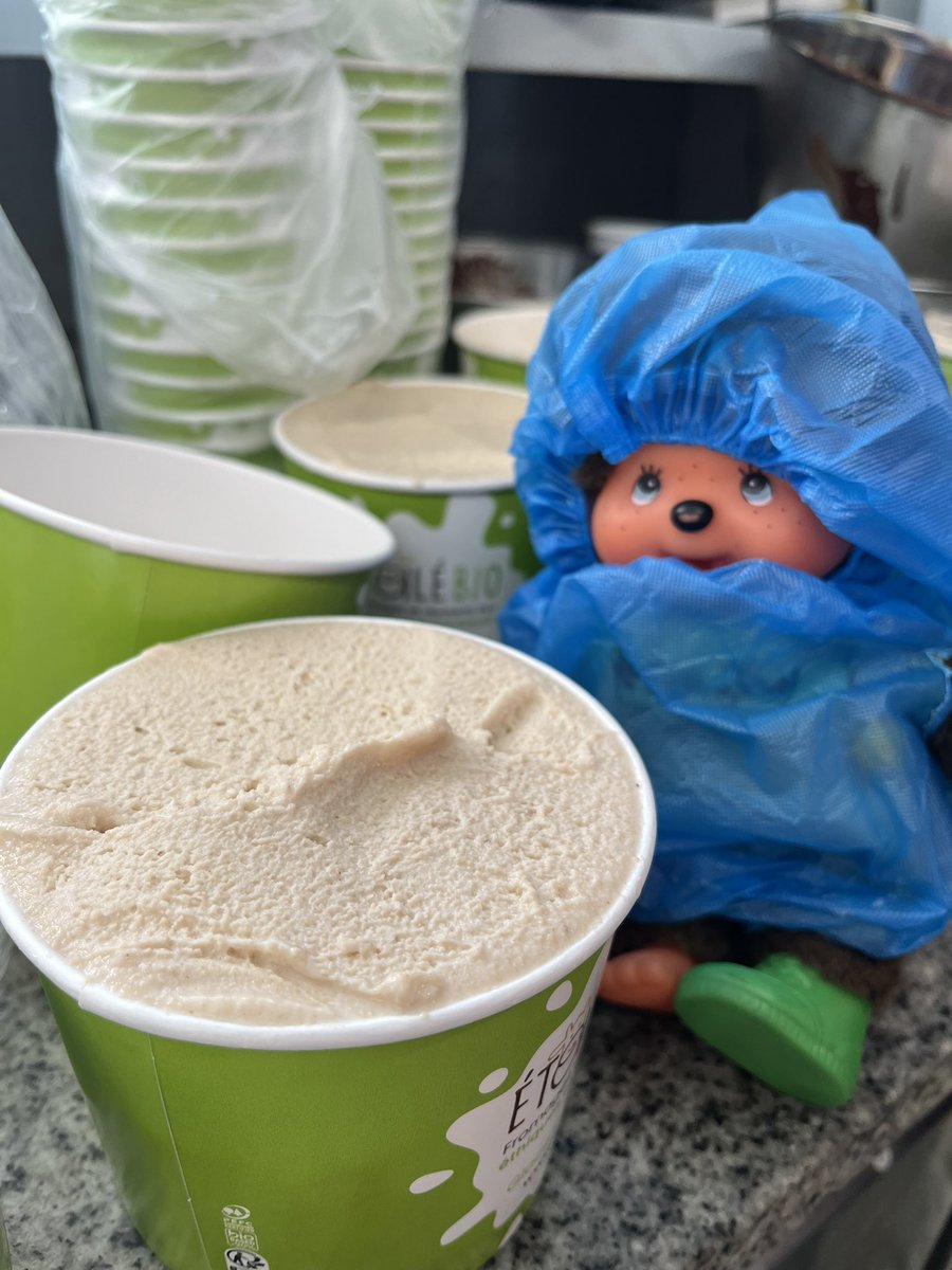 Je suis retourné chez <a href="/chlotaire_/">𝓬𝓱𝓵𝓸 🫧</a> ! 
Et pour l’instant ça, je gère ! 
Mise en pot de crèmes glacées Noisette d’Italie 🤩
#FrAgTw