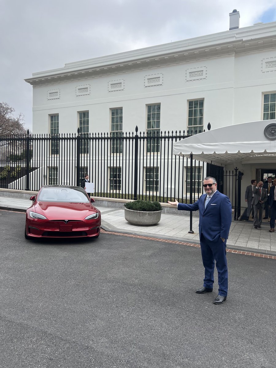 Ted Cruz tweet media