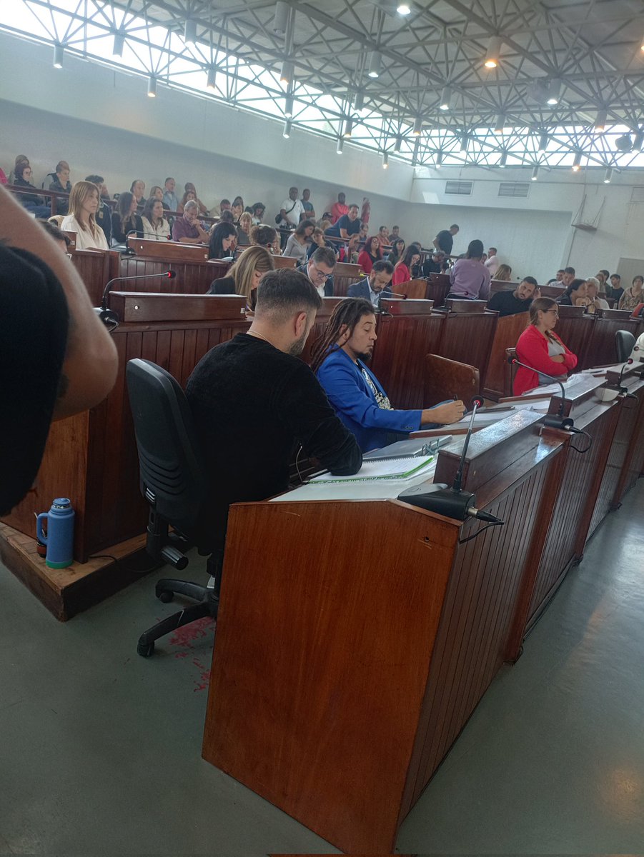 aciertoerror's tweet image. Se debate @HCD3F despacho de comisión por los polémicos proyectos de #CiudadJardinPalomar #PabloPodesta y #Caseros el oficialismo de @Municipalidad3F confía en su aprobación, cuenta con 15 #concejales sobre un total de 24. Preocupación vecinal.