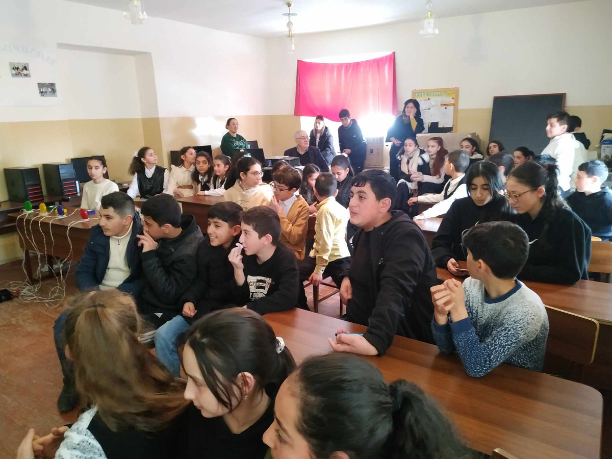 ArmRoundTable's tweet photo. 🇬🇧 ⤵️
Զարգացնող կրթությունը գործնականում. բանավեճի և գիտակների ակումբներ Ամասիայում և Աշոցքում
Մանրամաները՝ կայքում https://t.co/Ns7p4jJYjd
🇬🇧
Developmental Education in Action: debate and knowledge clubs launched in Amasia and Ashotsk, Armenia
For details https://t.co/R2LHSTOUw9 https://t.co/6O5Okqgs6S