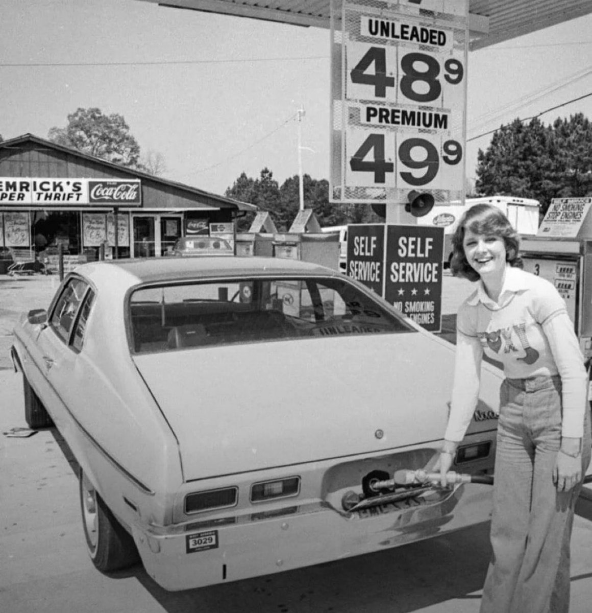 MaxViper_USA's tweet photo. What's the lowest gas price you paid? https://t.co/51vCzX0wz0