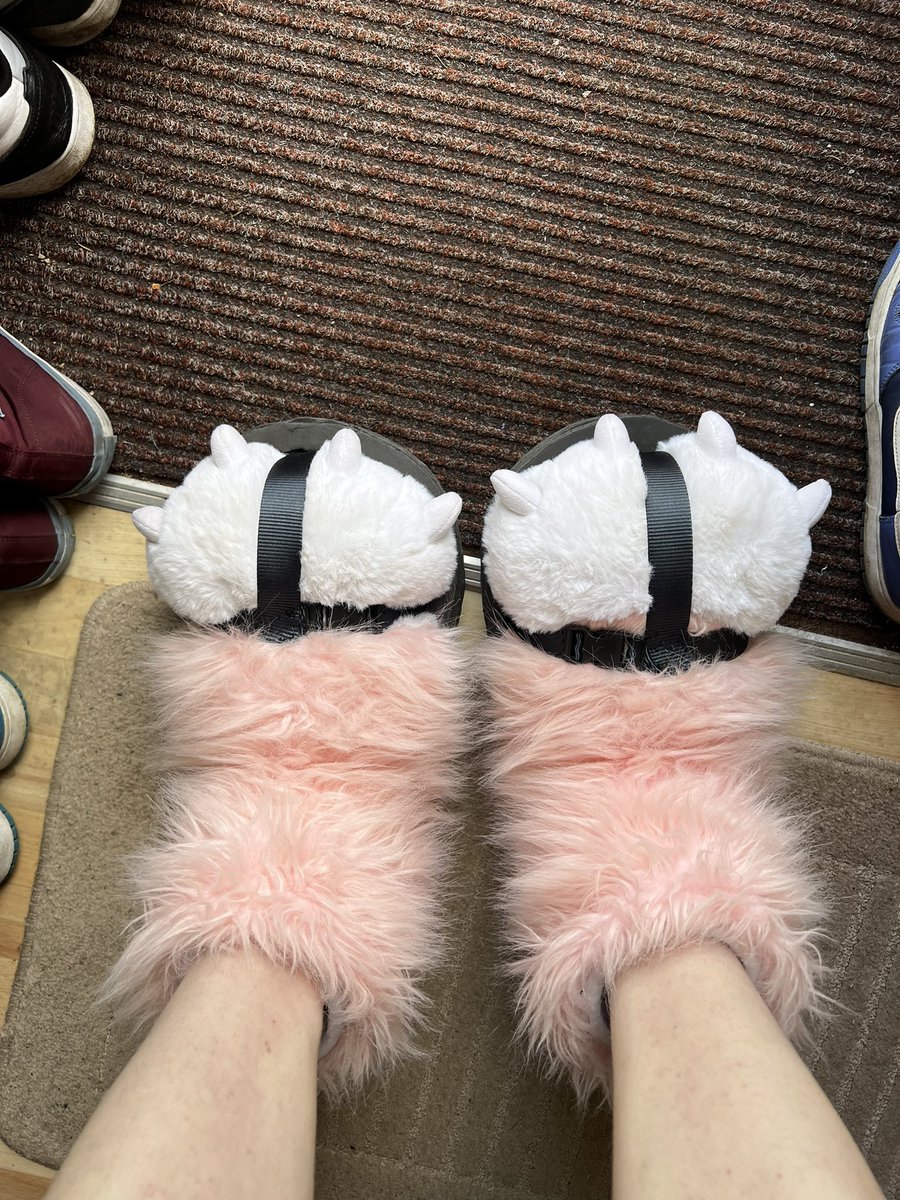 Made fursuit sandals, ready for the weekend <a href="/FurtherSouthUK/">Further South 2026</a>