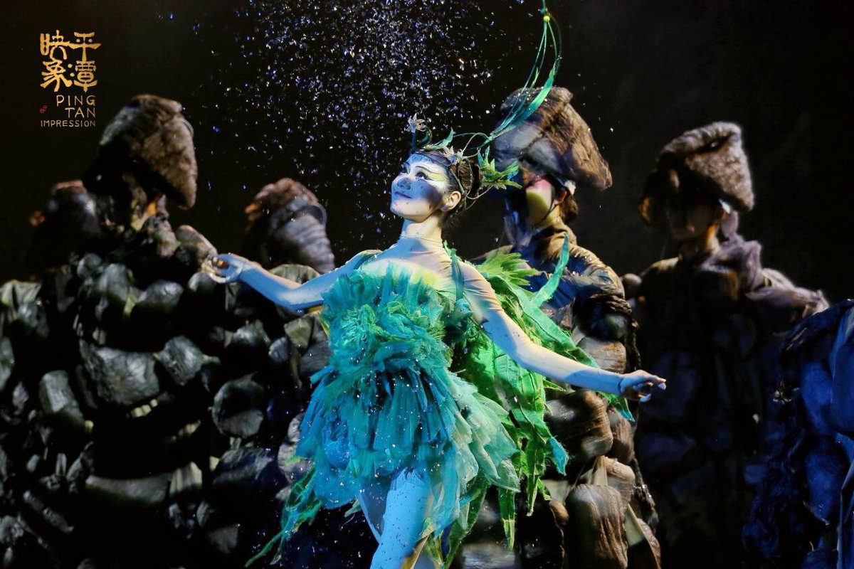 thisisGBA's tweet image. #Culture | 🌸🌿 GUANGZHOU’S SPRING ARTS BLOOM! 🎭✨

March lineup is LIT:

🎨 #Hakka Heritage Expo
Discover 3 cities’ intangible treasures—Heyuan, Meizhou, Huizhou! 

🖼️ Interwoven Visions (FR x CN Art Masters)
90+ works by legends like Zao Wou-Ki &amp;amp; French icons—cosmic themes