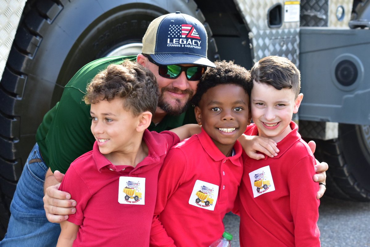 SaralandCitySchools (@saralandschools) on Twitter photo 🚚 Careers on Wheels rolled into <a href="/SaralandEarlyEd/">Saraland Early Ed</a>! The parking lot was packed w/pros from every line of work, all w/one thing in common–their careers are always on the move 🚛 Thank you investing time w/our students. We hope you had as much fun as we did 🤩 #TogetherWeAreSpartans 🚚 Careers on Wheels rolled into <a href="/SaralandEarlyEd/">Saraland Early Ed</a>! The parking lot was packed w/pros from every line of work, all w/one thing in common–their careers are always on the move 🚛 Thank you investing time w/our students. We hope you had as much fun as we did 🤩 #TogetherWeAreSpartans