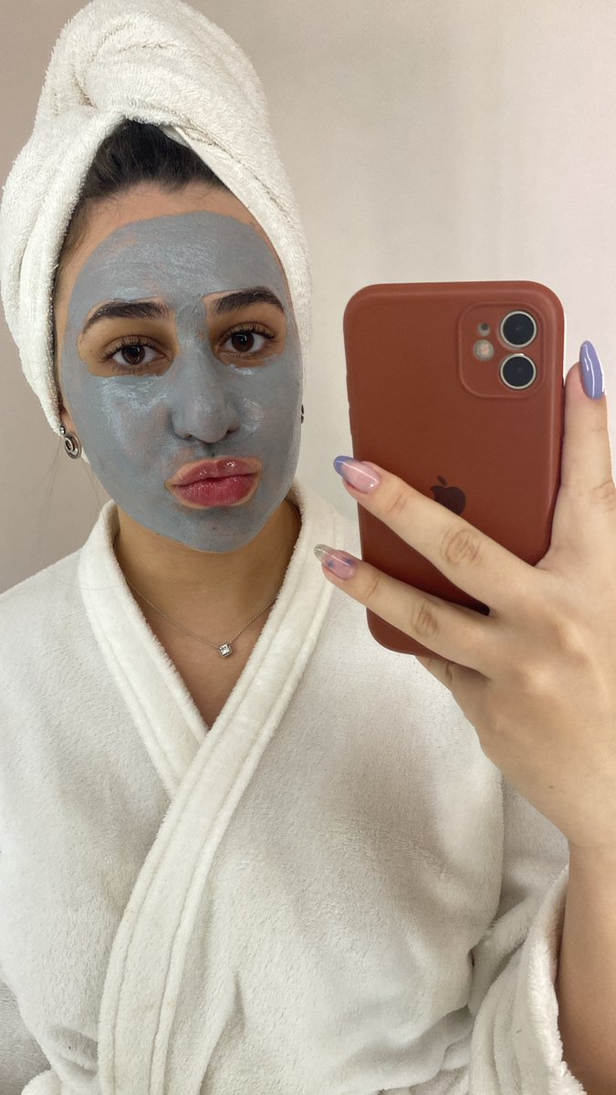 agradal_'s tweet photo. Sexta-feira de detox para a pele e preparação para a make perfeita! ✨ A Máscara Argila 20% Purificante Pure Detox vai limpar, purificar e deixar sua pele pronta para arrasar no final de semana. Porque ninguém merece começar o fim de semana sem brilho, né? 😎🌿 #DetoxDePele https://t.co/FUJPB4JVTl