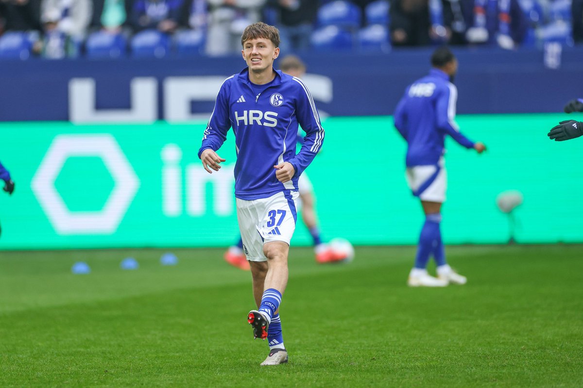 darkdonnie04's tweet photo. Lieber Max Grüger! Herzlichen Glückwunsch zur Nominierung in die U-20 Nationalmannschaft!
#DFBU20
#Marktwertsteigerung
@S04 @knappenschmiede https://t.co/UN7cBFrfAj