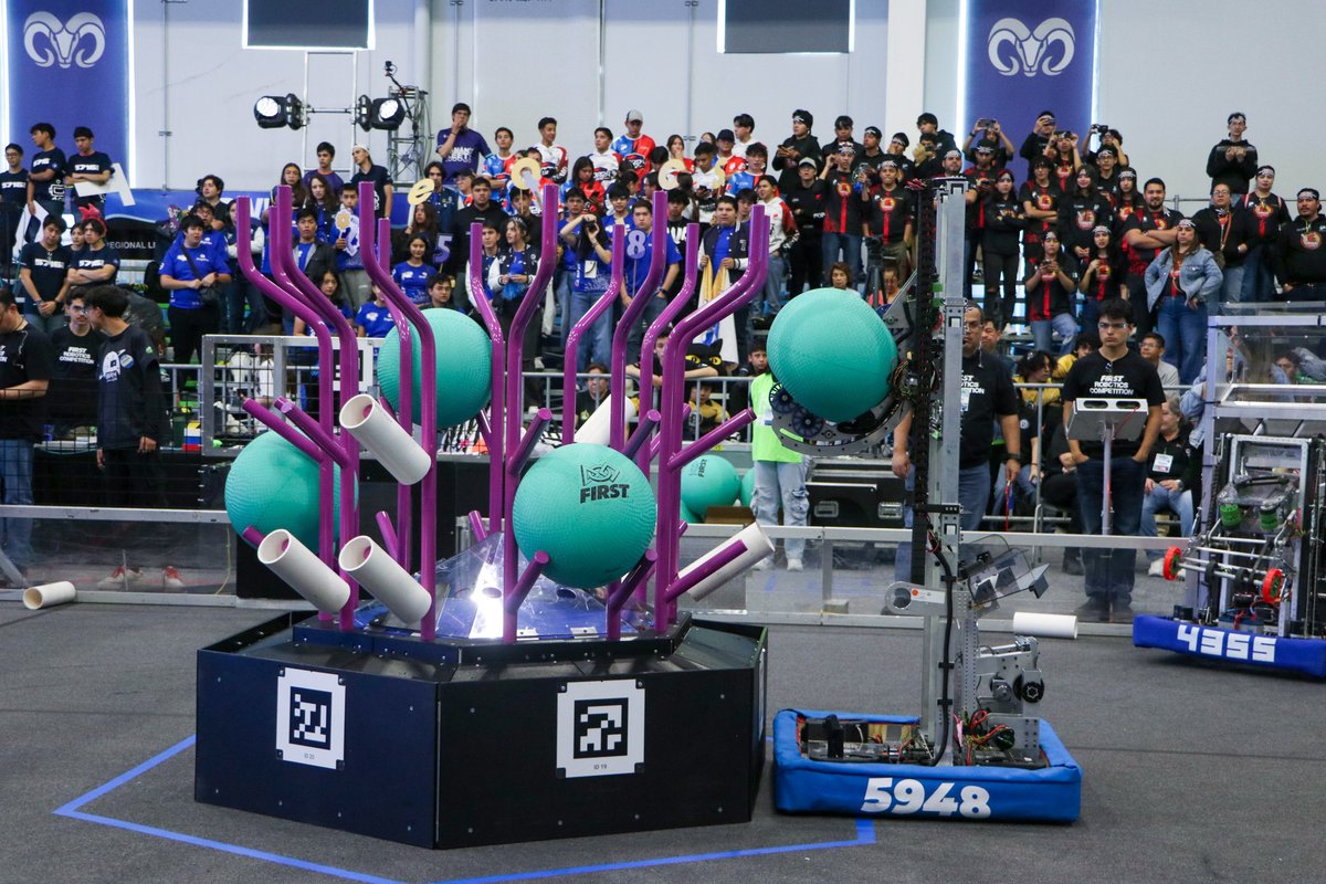 TECcampusCVA's tweet photo. 🔴🔵 Ya estamos listas y listos con #Lebotics5948 y Tuna 🤖 para nuestra participación en el Regional de FIRST Robotics Competition 🌊REEFSCAPE 2025⚡ en campus León.
Sigue su participación en vivo por: https://t.co/ySfO73e75u
Fotos: Cobertura campus León https://t.co/Mh6rsWRNfT