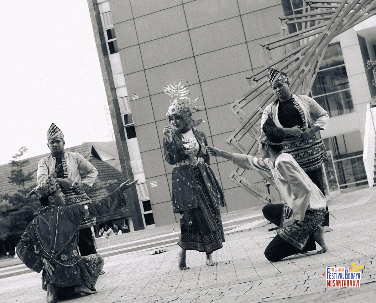 raizzuu's tweet photo. pre-event Festival Budaya Nusantara XVIโจ
see u at 18, Mei 2025! -Lampung
#fesbud #svipb https://t.co/F6K3OMaV5w
