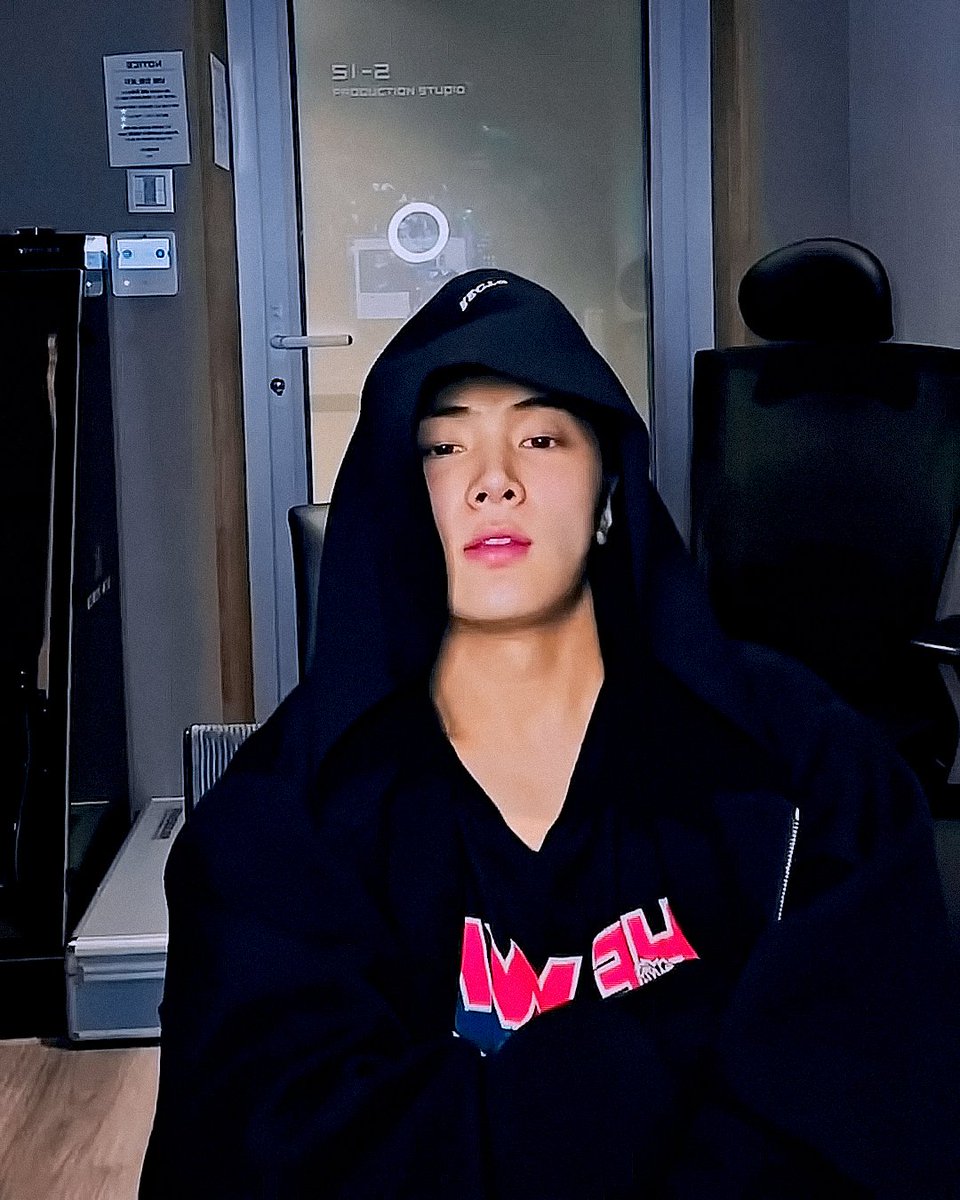 th3starjay's tweet image. 250314 #제이 #종성 #JAY