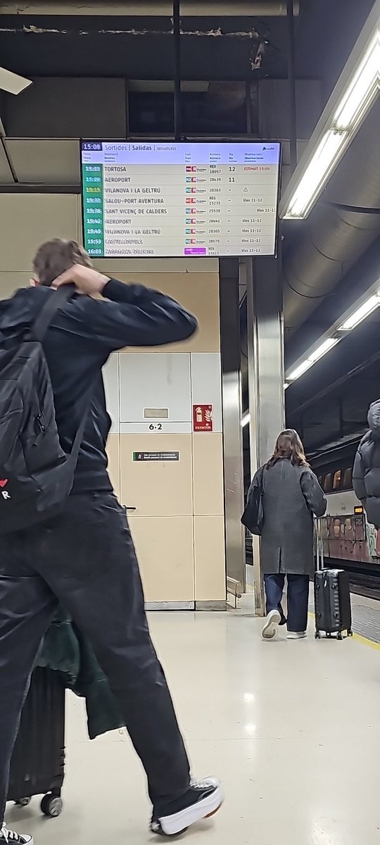 Un dia mes sense tenir informació sobre quan trigarem en arribar a casa perque el tren de vilanova surt amb incidencia sense cap indicació <a href="/rodalies/">Rodalies Catalunya</a>