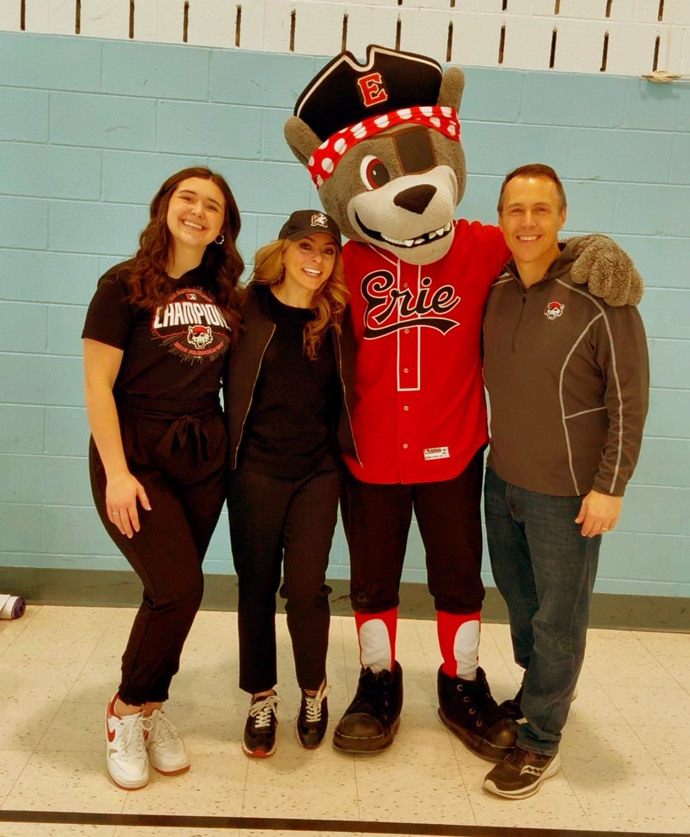 KatieLinendoll's tweet photo. My 2025 Bingo card didn’t have joining a book club but here we are! 😃 

Joined C Wolf 🐺 @laina_banic &amp; @SeaWolvesGM at Perry Elementary for @erie_seawolves reading club! 📕

👉🏻A Mascot Tale — supports Autism Society NW PA! 🧩 

https://t.co/agtj39Xa9V https://t.co/I1IQdE2VJ7
