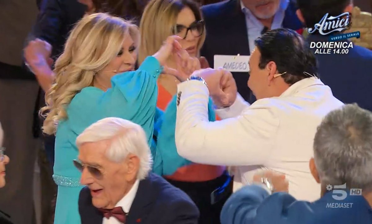 IlMondodellaTV's tweet image. #Cuoricini by #Tina &amp;amp; #Cosimo 🤣😍
#uominiedonne