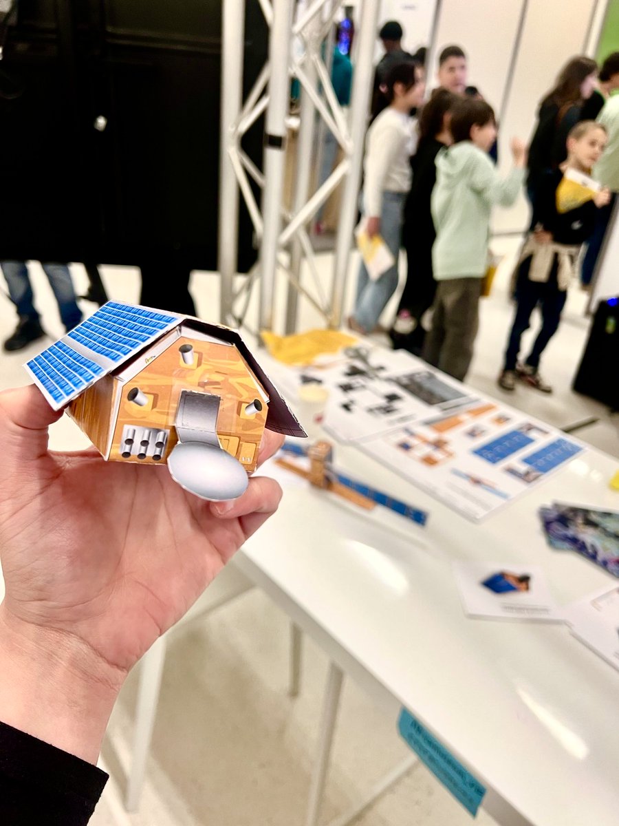 defis_eu's tweet photo. Over 5K students joined us at Science Is Wonderful Fair and discovered how:

🚀satellites are launched into space
🚁Galileo saves people in distress
🔎@CopernicusEU monitors the health of our planet

Some even made their own little 🛰️.

See you next year!

#EUSpace https://t.co/kbjvpNYtNi
