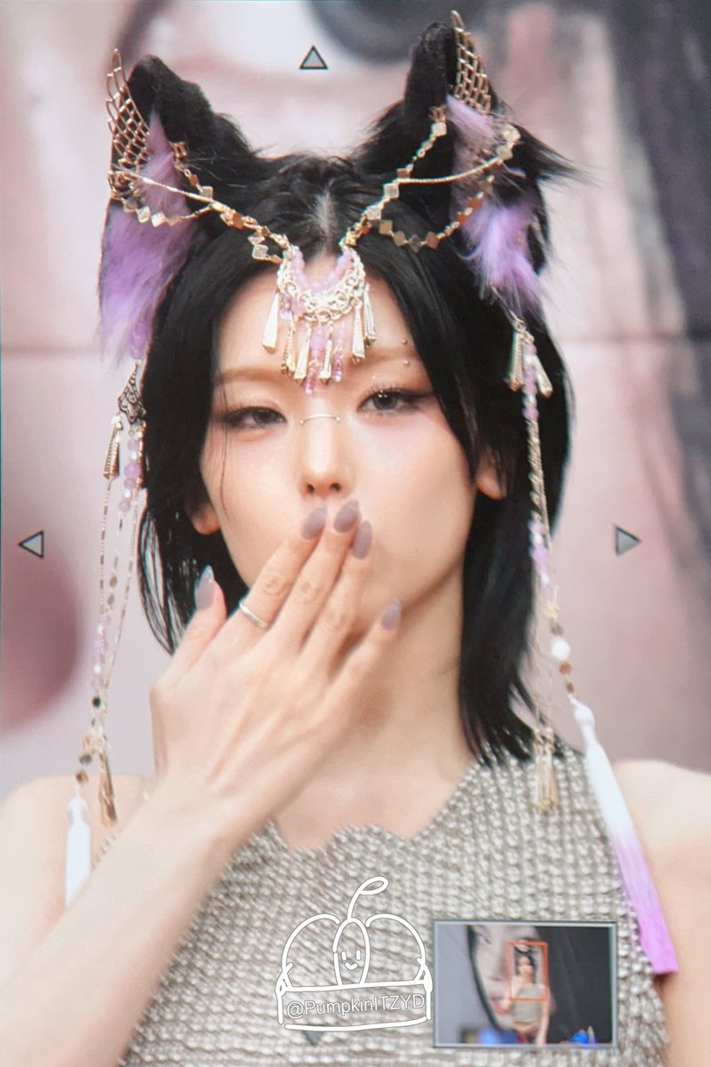 PumpkinITZYD's tweet photo. 250314 ms1.0
페르시아 고양이😼 진짜 예쁘다…

#ITZY #있지 #YEJI #예지 #옞덩봤덩 #YEJI_AIR #AIR https://t.co/wwc89LHxbx