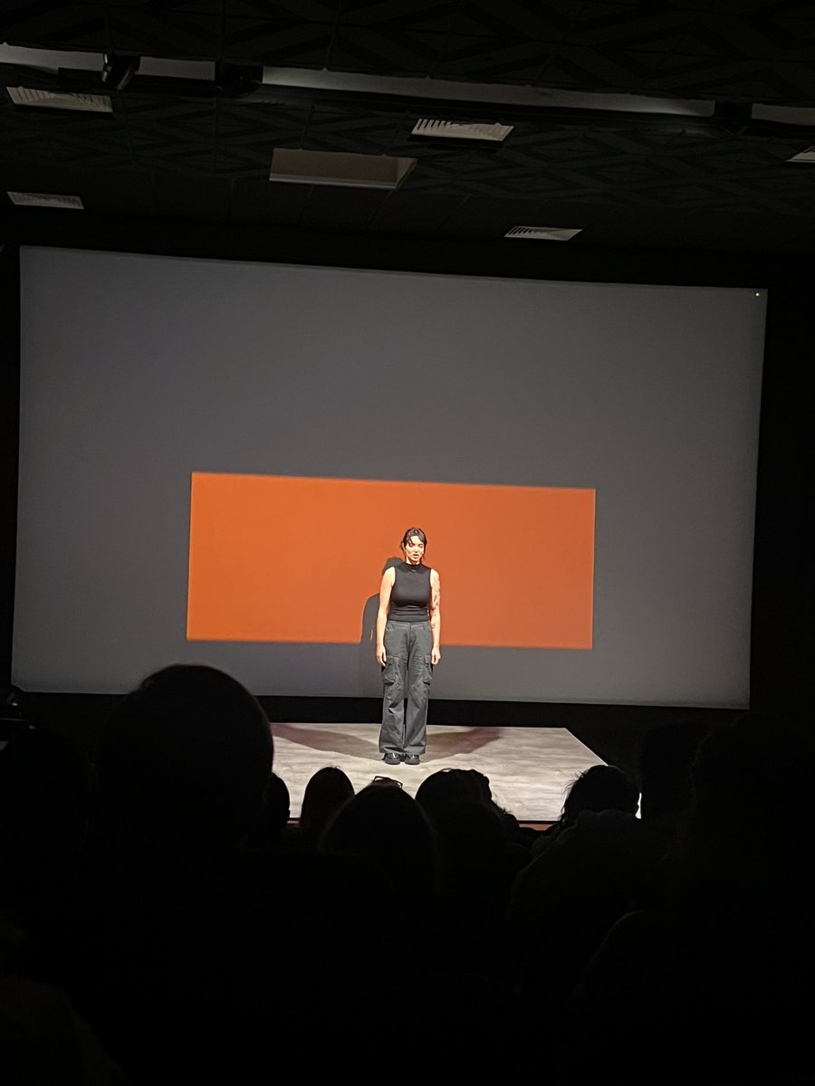 No dejen de ver En Primera Persona. Relatos potentes, impresionantes. Ojalá y fueran ficción. Hasta el 30 de marzo, boletos sin costo: 
eventbrite.com.mx/e/en-primera-p….