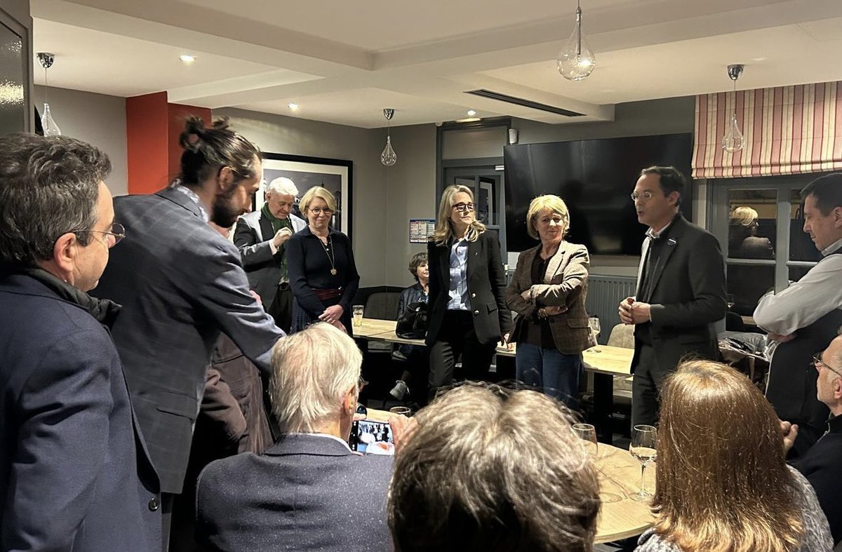 Horizons 92 (@horizons_hds) on Twitter photo Lancement du comité <a href="/HorizonsLeParti/">Horizons</a> de Vaucresson autour de Céline Boulay-Espéronnier, déléguée municipale, d’<a href="/IsabelledeCrecy/">Isabelle de Crécy</a> <a href="/horizons_hds/">Horizons 92</a> et de <a href="/BOUDYGuillaume/">Guillaume Boudy</a> <a href="/Horizons92150/">HORIZONS SURESNES</a>. Merci à Madame le Maire Véronique Jacqueline pour sa présence et son accueil républicain. Lancement du comité <a href="/HorizonsLeParti/">Horizons</a> de Vaucresson autour de Céline Boulay-Espéronnier, déléguée municipale, d’<a href="/IsabelledeCrecy/">Isabelle de Crécy</a> <a href="/horizons_hds/">Horizons 92</a> et de <a href="/BOUDYGuillaume/">Guillaume Boudy</a> <a href="/Horizons92150/">HORIZONS SURESNES</a>. Merci à Madame le Maire Véronique Jacqueline pour sa présence et son accueil républicain.