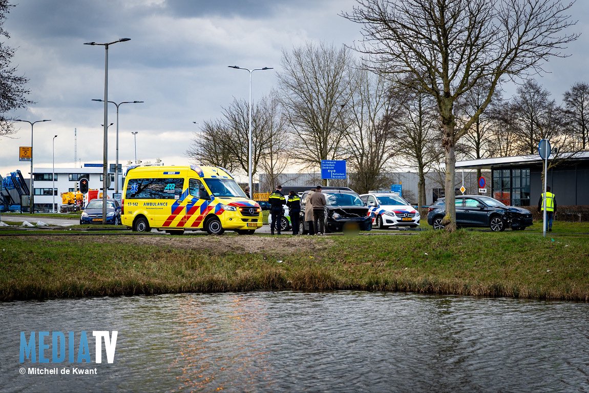 Ongeval tussen twee voertuigen in Ridderkerk