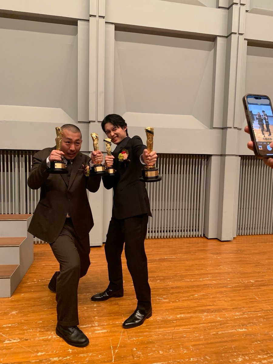 hktmn_1827's tweet photo. 毎回オフショであ〜すごいいい現場ですごいいい関係性なんだなっていうのが伝わるから大好きなんです😭😭 https://t.co/hBm925VWNR