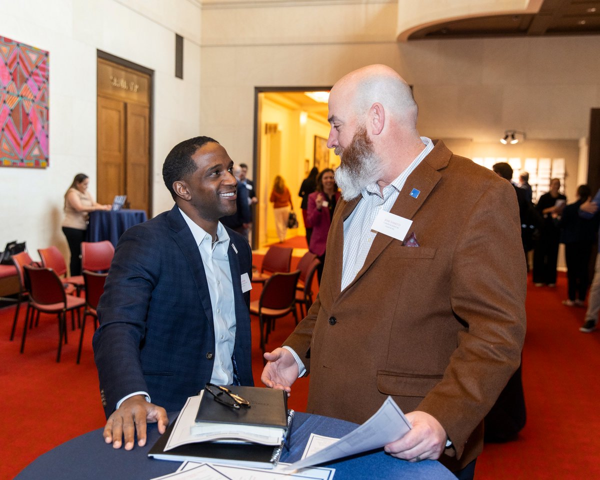TheBushCenter's tweet image. Last month, the Bush Institute hosted over 100 alumni from the #StandTo Veteran Leadership Program for a day of connection, leadership training, and guest speakers. The alumni network is an integral part of the Veteran Leadership Program.  

Read the recap: