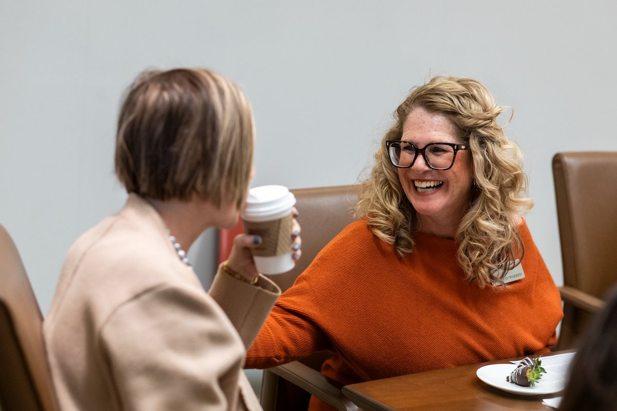 TheBushCenter's tweet image. Last month, the Bush Institute hosted over 100 alumni from the #StandTo Veteran Leadership Program for a day of connection, leadership training, and guest speakers. The alumni network is an integral part of the Veteran Leadership Program.  

Read the recap: