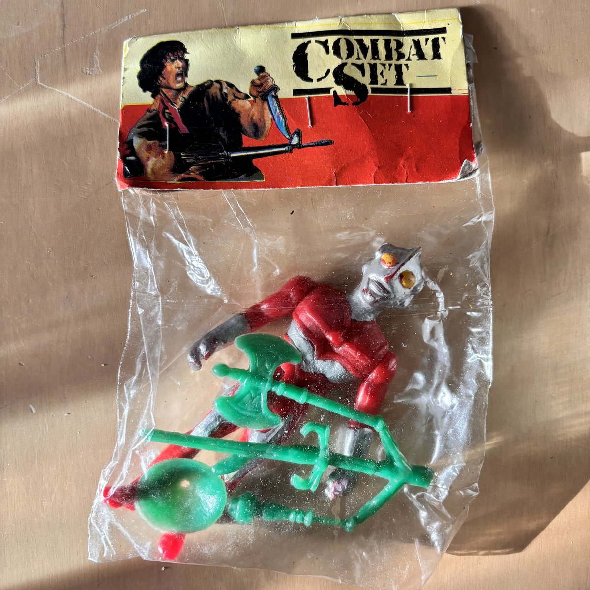 maxtoyco's tweet image. Incredible gift (#1) from @toymaniaoficial ! There’s so much going on with this bootleg can’t even begin to explain… but that’s the charm 😻 Thank you ! #ultramancollection #kaijuvsheroes #nagatacollection #marknagata #bootleg #mexico🇲🇽