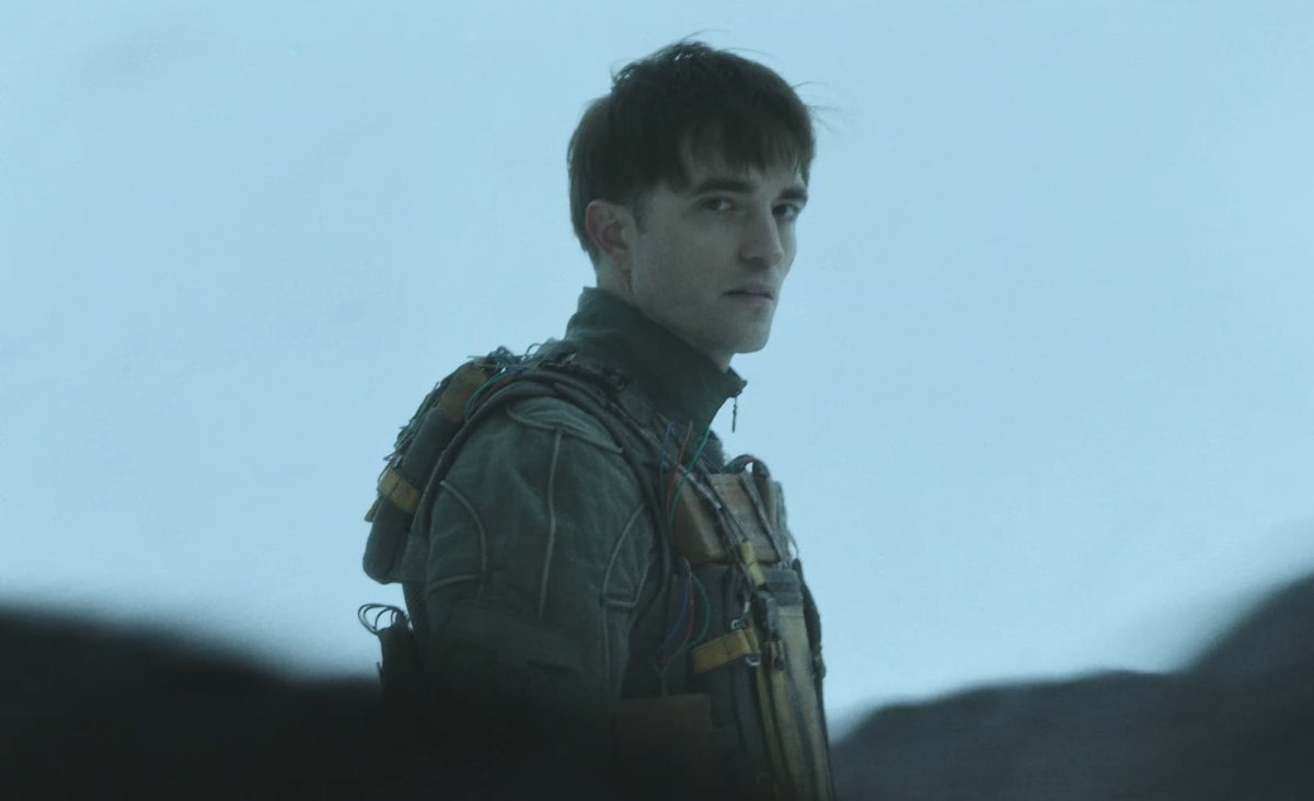 진한 여운을 남기며 돌아보기 전문 배우 로버트 패틴슨

#로버트패틴슨 #RobertPattinson 
#미키17 #Mickey17