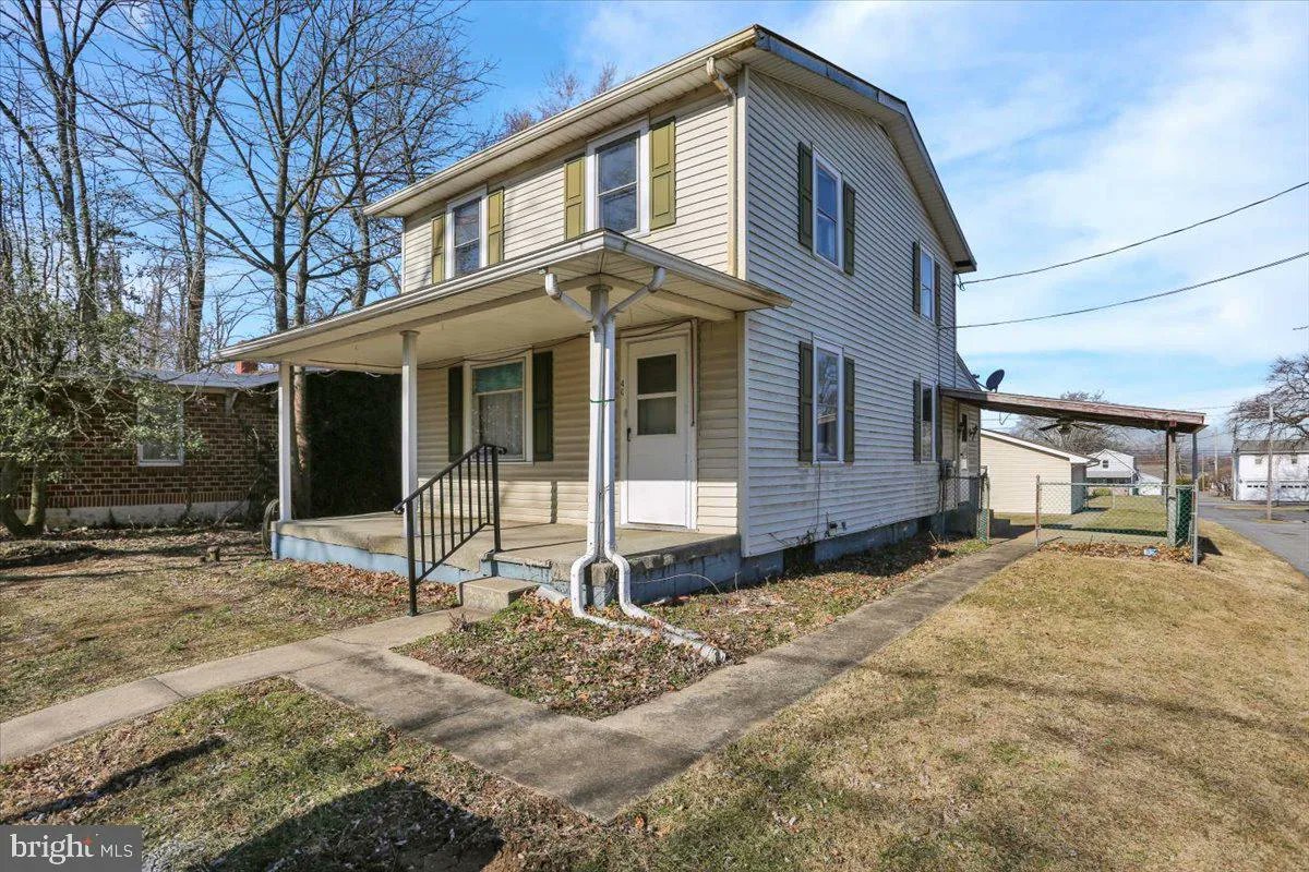 ppfennig's tweet photo. 40 Blandon Avenue, Blandon, PA, 19510
3 bed | 2 bath 1260 Sq. Ft.
Active | $225,000
https://t.co/lSsmvWVmHH
3-bedroom, 2-bath home situated on spacious lot in Fleetwood School District with central air. Relax on the large front porch or enjoy gatherings on the covered side... https://t.co/5Vri3IAgpX