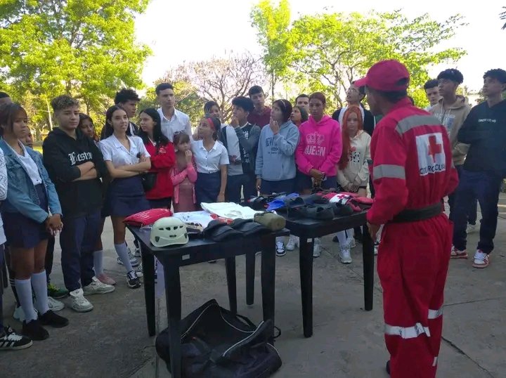 avila43159's tweet photo. Diversas actividades caracterizan el desarrollo del Bastión Estudiantil en defensa de la Patria, en el Ipvce Luis Urquiza Jorge Las Tunas #PorLasTunasLaVictoria #TareaDeGrandes #ConLaFuerzaDeLaUnidad @DiazCanelB @DrRobertoMOjeda @PartidoPCC https://t.co/MElVOX2pxg