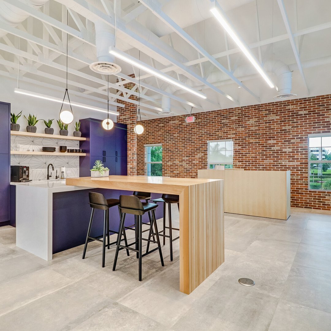 dcbnaples's tweet image. Dive into this Downtown Naples Office Remodel we did for our incredible clients! Want to see more? View the full gallery online! #officeremodel #officeideas #downtownnaples #deangeliscustomhomes deangeliscustomhomes.com/downtown-naple…