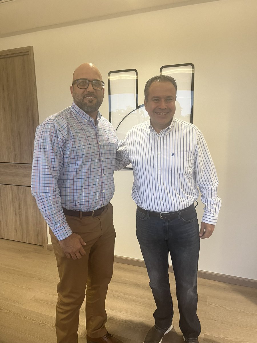 dannyur77's tweet photo. Reunión en presidencia en pro de las y los trabajadores sindicalizados del Ayuntamiento de Hermosillo. @tonoastiazaran @HermosilloGob 

★STAMH ACTIVO★
★★STAMH CONTIGO★★
★★★STAMH EN MOVIMIENTO★★★

Afíliate al STAMH https://t.co/25bGEJmePt