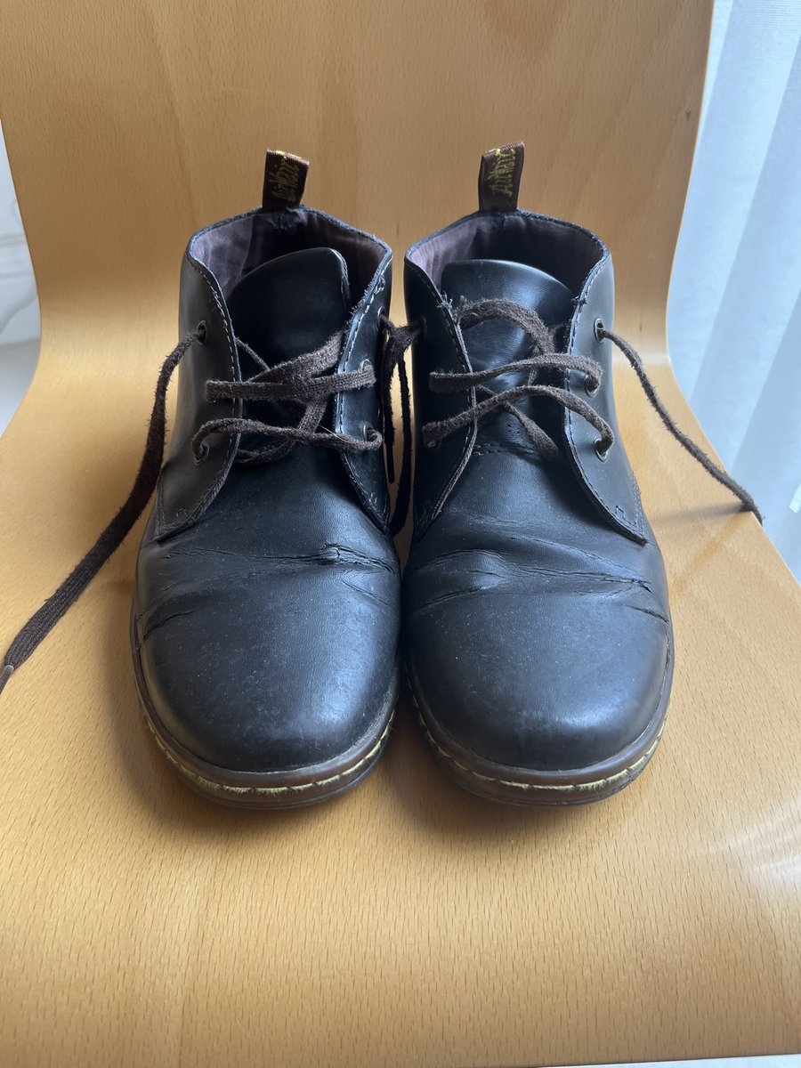 kevdoubleyou's tweet photo. @drmartens Photos below as requested. No order number available as bought retail over 1 yr ago. Sparingly worn as soles confirm but upper has come apart from the sole. https://t.co/yw7iroVKKf