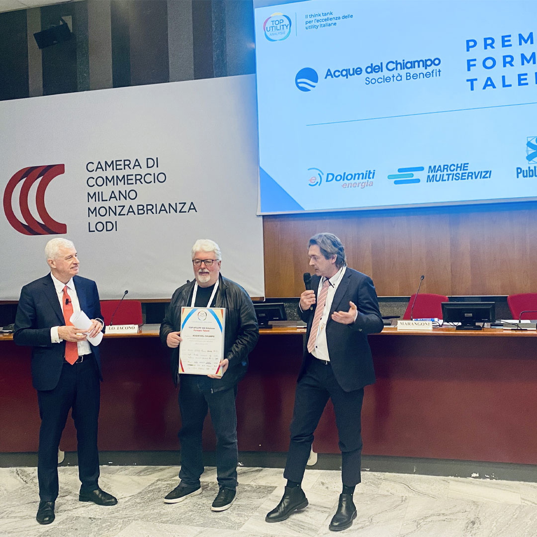 MpaStyle's tweet photo. Acque del Chiampo si è  distinta come una delle cinque migliori aziende pubbliche italiane nel  settore delle utility, conquistando il primato nella categoria "Formare  Talenti".
👉  Leggi l'articolo completo https://t.co/20YHBrbZCE https://t.co/4BTfisCqfW