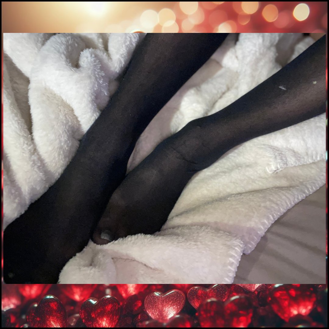 Hey, Süßer! 😘 Meine Füße schreien nach ’ner geilen Massage – stell dir vor, deine Hände gleiten langsam über sie... und wenn du’s richtig heiß machst, massier ich dich danach mit ihnen, bi! 😏 Was sagst du? <a href="/MDHRelationship/">MyDirtyHobby Relationship</a> <a href="/mydirtyhobby/">MyDirtyHobby</a> #feetfetısh