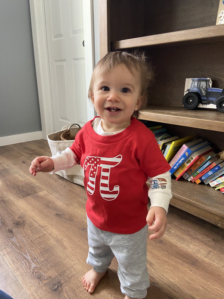 MathwithMarsden's tweet image. Happy 1st Birthday Logan! 🎈

And Happy Pi Day🥧