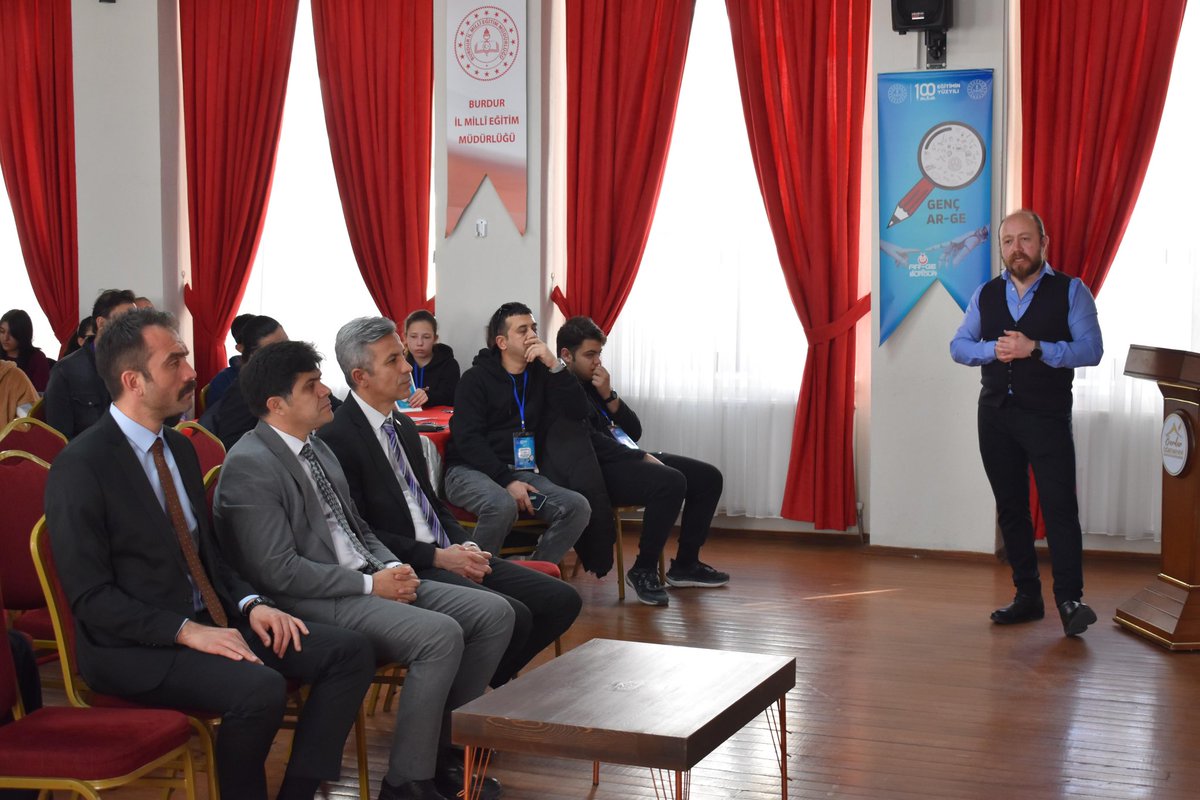 İl Millî Eğitim Müdürümüz Sayın Muhammed ÖZDEMİRCİ, Mehmet Akif Ersoy Üniversitesi’nden Doç. Dr. Onur SEVLİ’ nin öğrencilere yönelik vermiş olduğu ‘Yapay Zekâ ve Gelecek Vizyonu’ konulu eğitime katılım sağladı.<a href="/tcmeb/">Millî Eğitim Bakanlığı</a> <a href="/Yusuf__Tekin/">Yusuf Tekin</a> <a href="/Burdurvalilik/">T.C. Burdur Valiliği</a> <a href="/Muhammed0744/">Muhammed ÖZDEMİRCİ</a>
