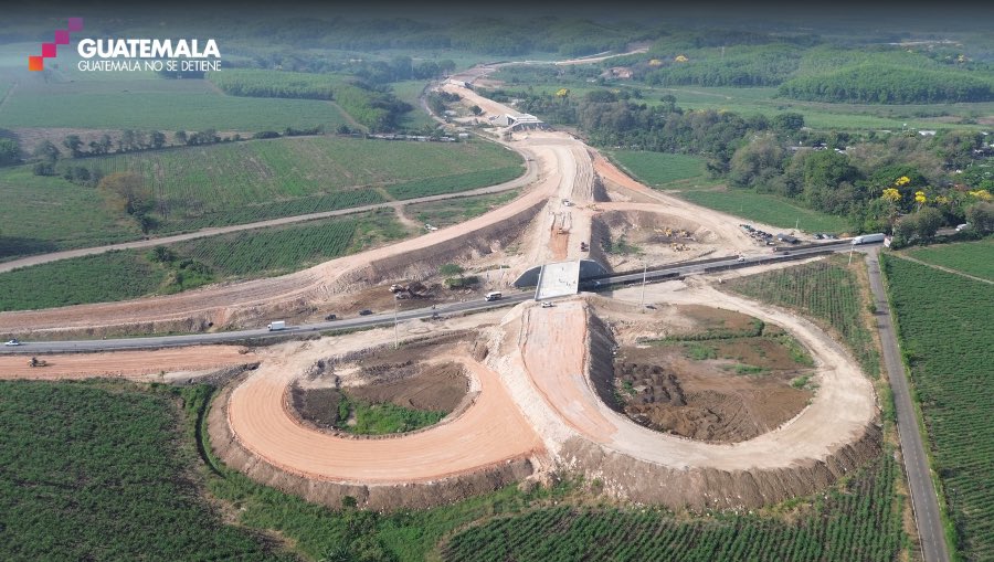 jeanfdubois's tweet photo. Carretera Xochi en la Costa Sur, 30kms con 4 carriles y más de 20 puentes. La diferencia entre iniciativa privada y gobierno en Guatemala son mundos de diferencia, solo los ciudadanos trabajando juntos seremos capaces de sacar a este país adelante 💯👏🏼 https://t.co/Lj5iyTjk6U