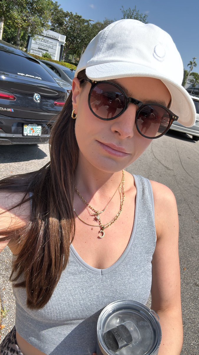Chelsea Mandel tweet media