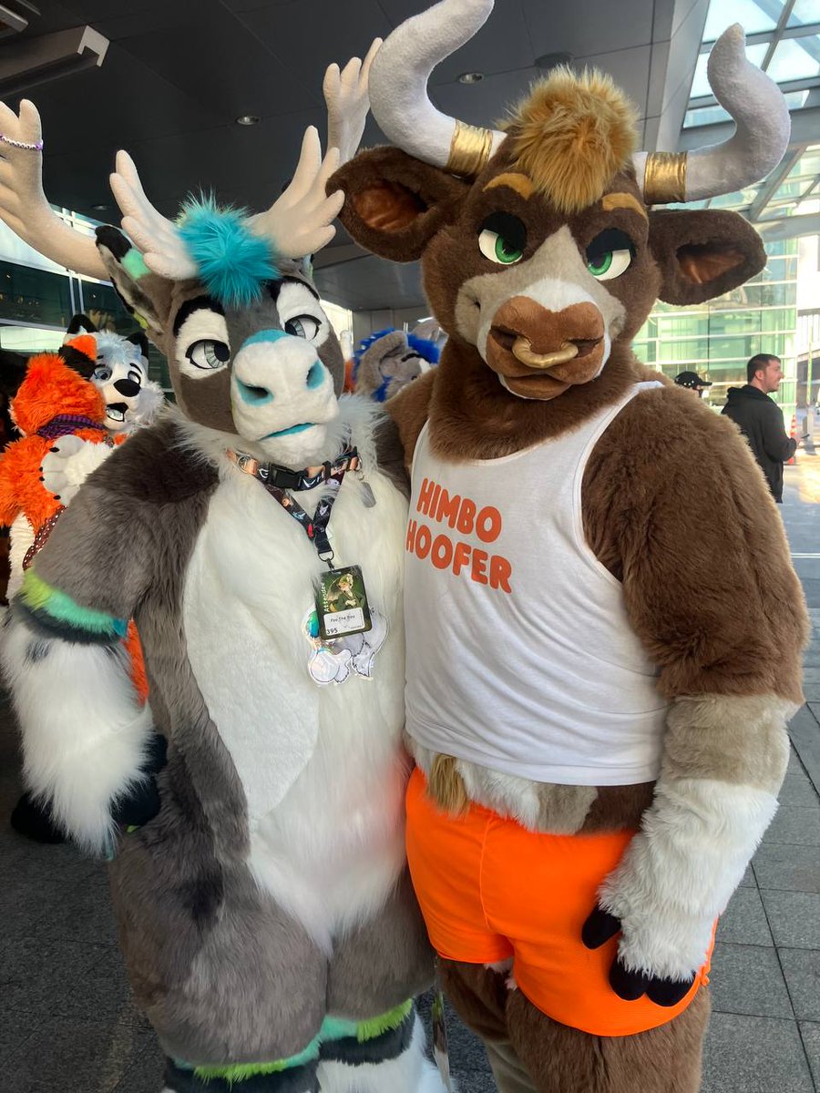 Sorry we took beef and venison off the menu 😌💅 #FursuitFriday
.
 🐂 <a href="/Diamond__Bull/">💎Diamond 💎🔜 FE</a> (🧵Goldenmaw)
🧵 <a href="/BNCreation/">BNCreation</a>
