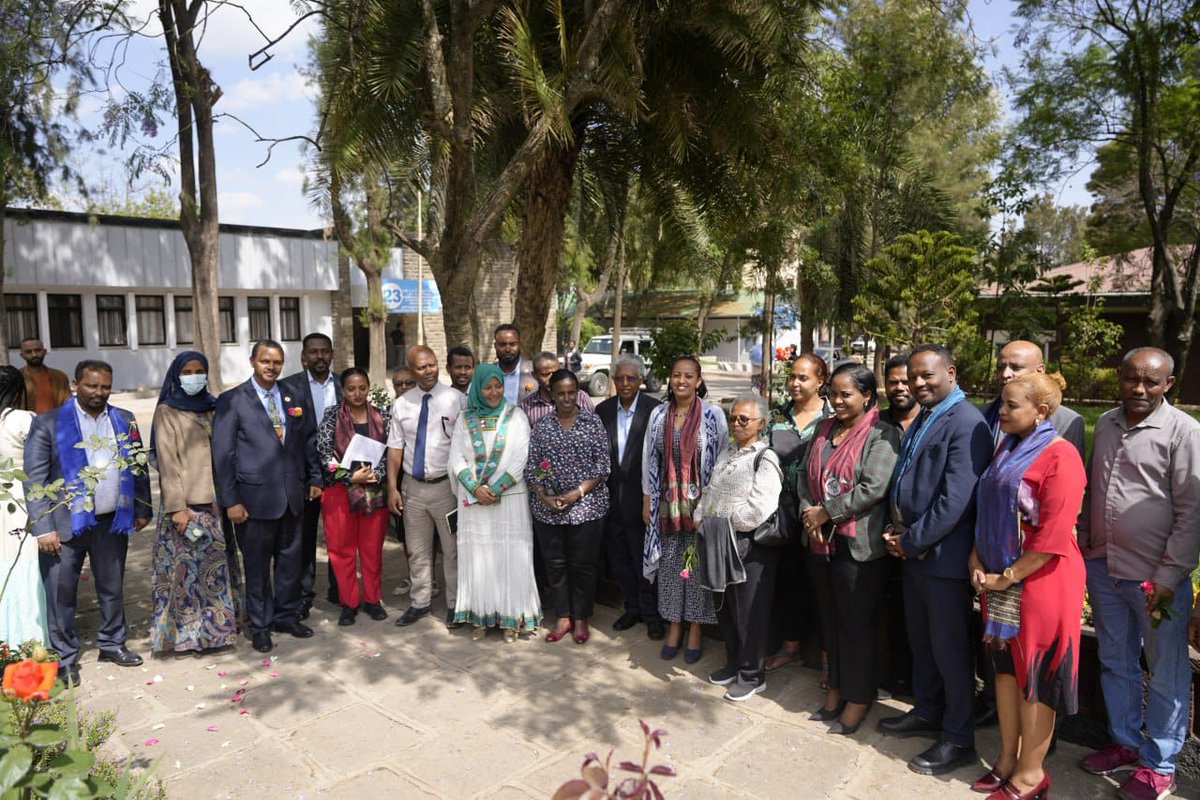 afeworkkassu's tweet photo. Minister of @FMoHealth HE Dr @MekdesDaba, State Minister HE @frehiwot_a82101, Dr @MebreMassebo, experts & TAs visited @AHRI_ETH on strengthening #Research, #Innovation, #ClinicalTrias, #Bioequivalence, #ProductDevelopment & #ScientificEvidenceGeneration for policy/practice.
@WHO https://t.co/KMsWC20xrH