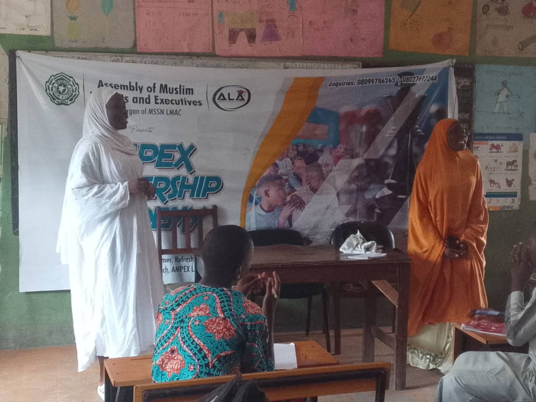 ampexlmac's tweet photo. Action between active facilitator and attentive audience during the Muslim Character Training session.

With the sauce of AMPEX game, Ambassadors were actively engaged

#ampex #lmac #mssn #youthengagement #sdg4 #sdg10 #theanchoredvoyage #ALA4.0 #Ambassadors #leadership https://t.co/smkAQegIdg