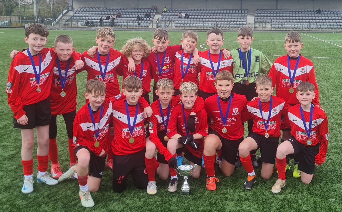 ⚽️🏆- Da Iawn I fechgyn Bl.7 am ennill Cwpan Caerffili! Ymdrech arbenning gan y fechgyn!!

⚽️🏆- Well done to our boys year 7 team who won the Caerphilly Cup today! Great effort by everyone!!