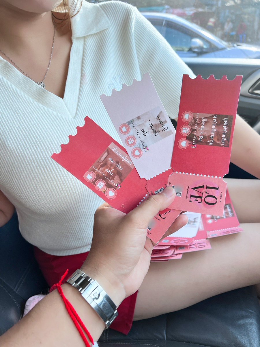 คุณภรรยาที่น่ารักทำตั๋วมาให้วันครบรอบ
โดยต้อง สุ่ม!ตั๋ว และมี Secret 3 ใบ  เอาไงดี อยากได้แค่สามใบนี่ 🤣  ขอซื้อยกบล็อกได้ไหม😆 พี่คิงเหมาาาเองงง  มีใครอยากสุ่มเหมือนพี่คิงบ้างงง✋#คู่ไม่แลก #คู่แลก #รับชายเดี่ยว  #คู่แท้สวิง #คู่วัยรุ่น #คู่กรุงเทพ #outdoor #โชว์บ๋อย #คู่รังสิต