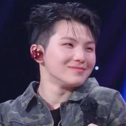 his face when he gets the compliments 😭🤍