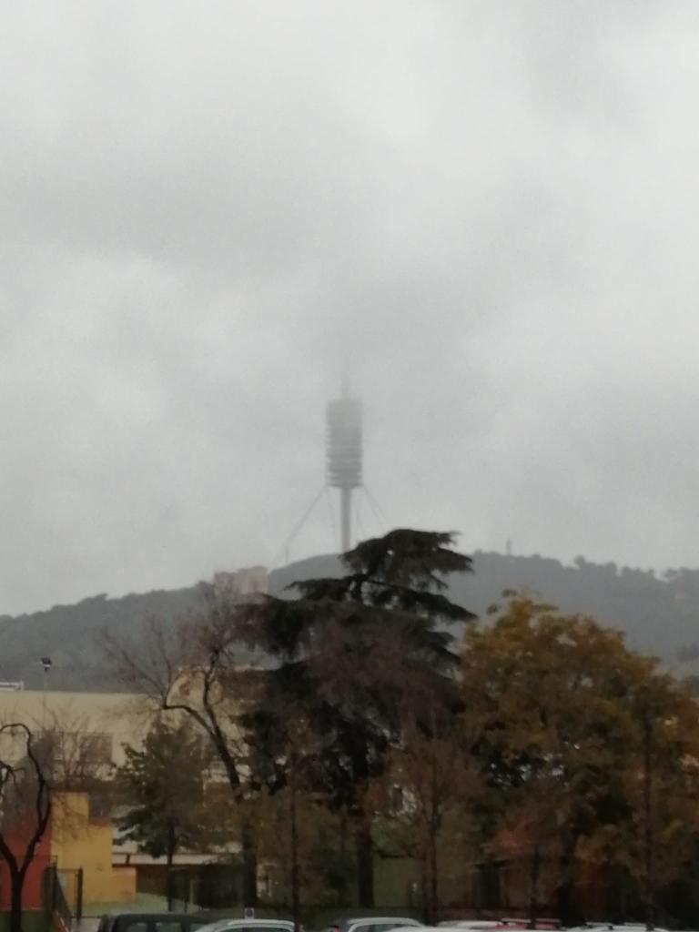 gramareus's tweet photo. Amb boira al Tibidabo!🤍Plou...☔️
7°C, humitat del 89%
#sarria #Barcelona #plou #rainday #llueve #celgris @1967fct @SoniaPapell @Alex_MeteoM @javioru @StormHour @JRovireta @SeguimlaMeteo @ecazatormentas @Alex_MeteoM @MeteoMauri https://t.co/pB4sbdgymN
