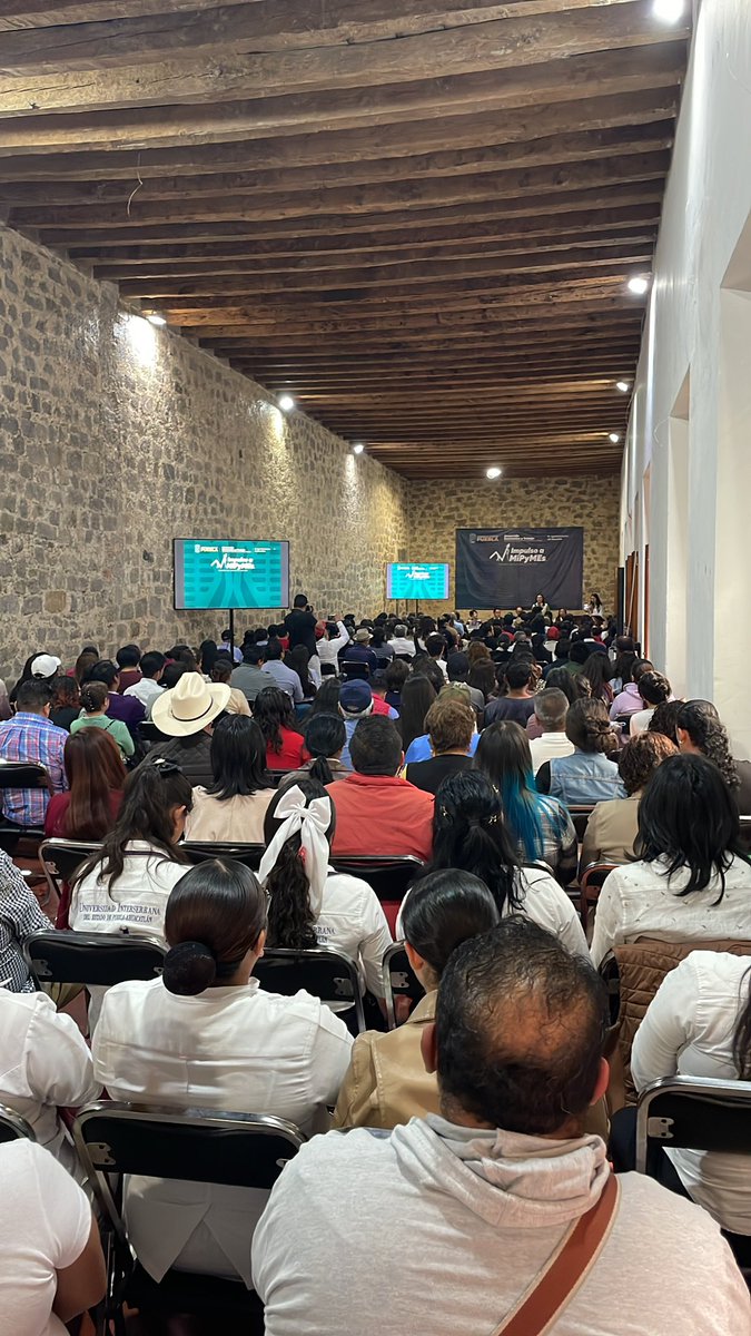 73jbaez's tweet photo. El impulso y acompañamiento a las Pymes es esencial para su desarrollo y éxito .
Excelente trabajo paisano y amigo  @albertolastiri y también felicitaciones a la @EconomiaGobPue ,por seguir la visión de nuestro gobernador @armentapuebla_  !!
#Zacatlan es su casa ! https://t.co/77nl7Kc79m