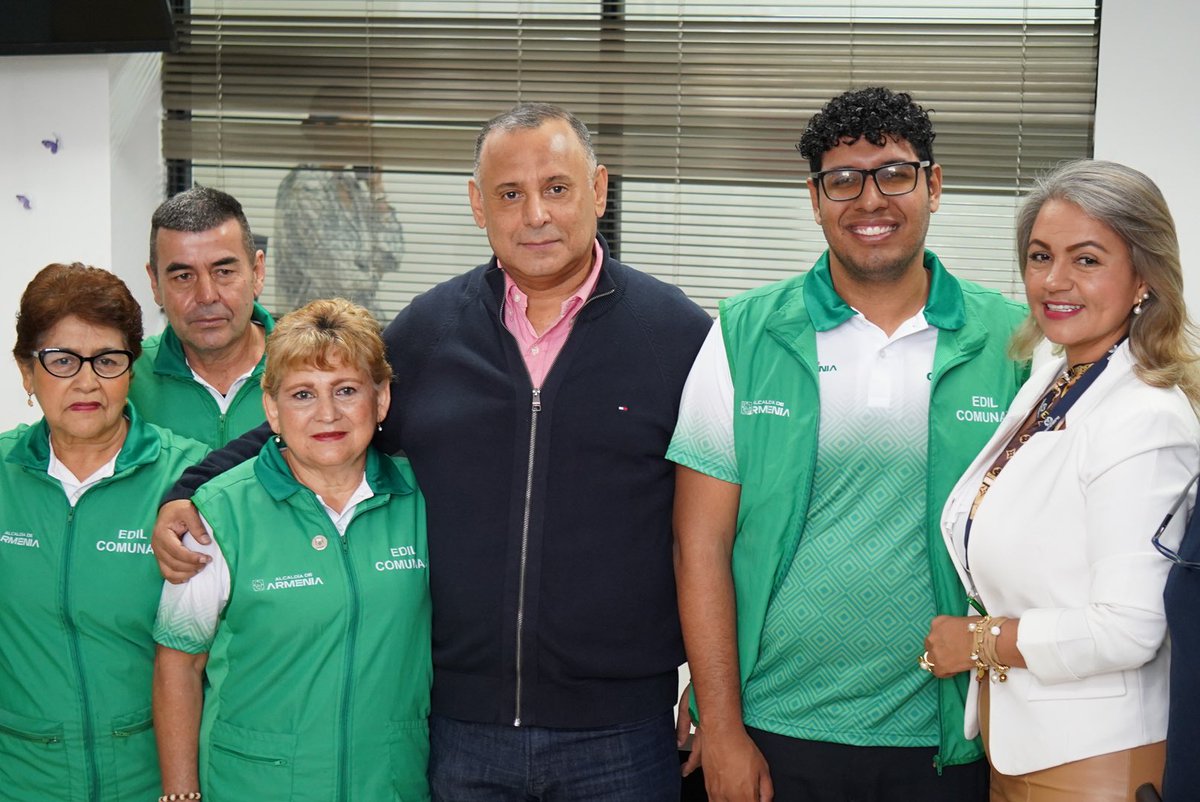 Junto al registrador nacional <a href="/conPenagos/">Hernán Penagos</a>, pusimos al servicio de los habitantes de la #Comuna6 la <a href="/Registraduria/">Registraduría Nacional del Estado Civil</a> auxiliar #2, la cual va a facilitar la realización de trámites relacionados con documentos de identidad, a un número amplio de armenios.