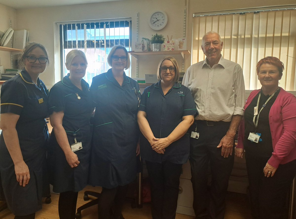 Stockport Patient Experience (@stockportptexp) on Twitter photo Great Exec walkabout meeting some of our fabulous CNSs for #NationalCancerCNSDay with non-exec Director David Hopewell. Great to hear about the invaluable support they provide to our patients following diagnosis & beyond π <a href="/NicolaFirth6/">Nicola Firth</a> <a href="/michmdavies/">Michelle Davies</a> <a href="/helshow1/">HH</a> <a href="/StockportNHS/">Stockport NHS FT</a> Great Exec walkabout meeting some of our fabulous CNSs for #NationalCancerCNSDay with non-exec Director David Hopewell. Great to hear about the invaluable support they provide to our patients following diagnosis & beyond π <a href="/NicolaFirth6/">Nicola Firth</a> <a href="/michmdavies/">Michelle Davies</a> <a href="/helshow1/">HH</a> <a href="/StockportNHS/">Stockport NHS FT</a>