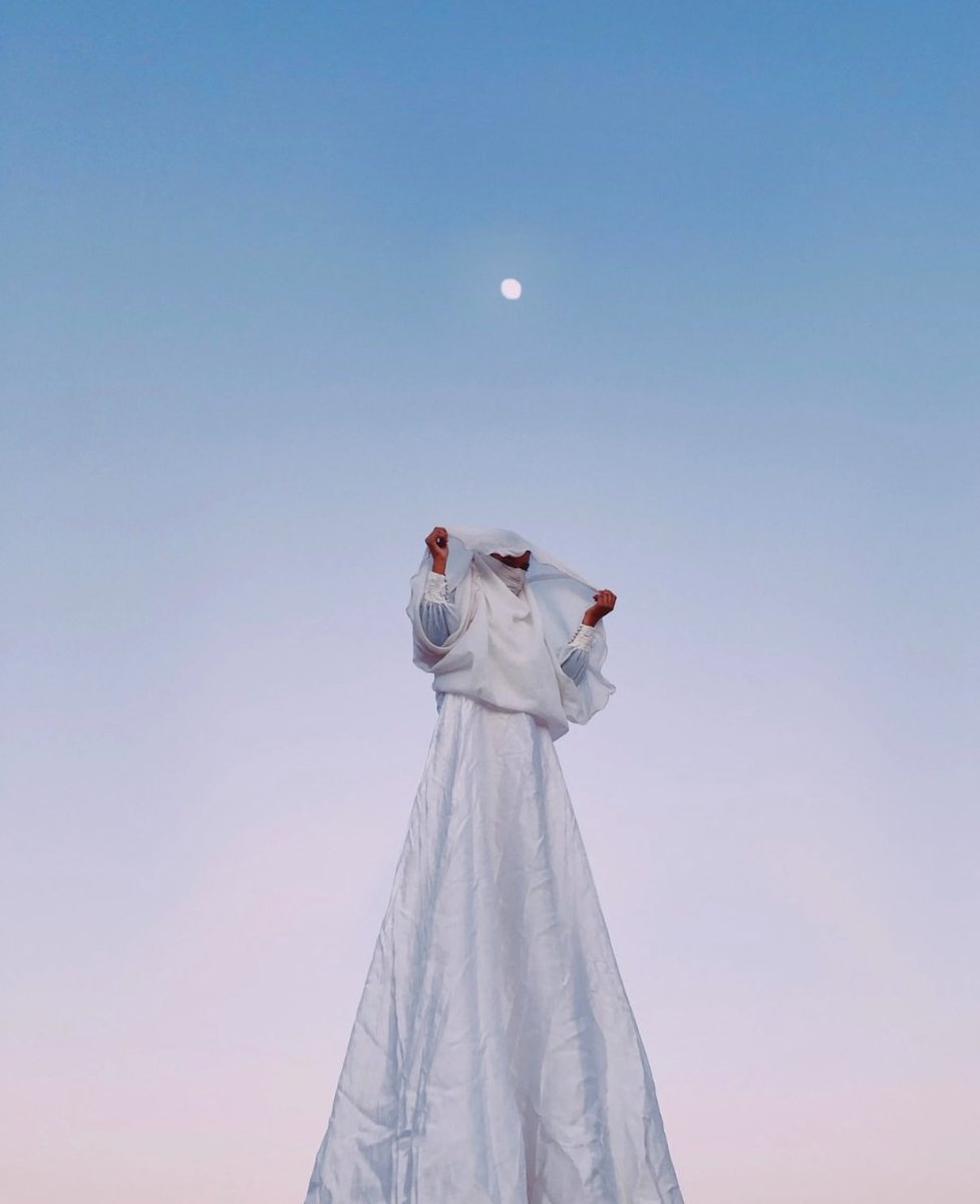 Bowing to the moon on Vogue Arabia 🌝