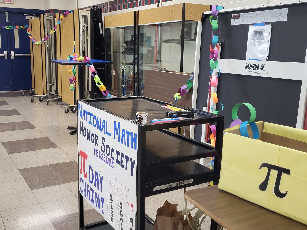 SSislerFCPSmath's tweet image. Pi Day festivities sponsored by National Math Honor Society, including a chain representing all the digits of Pi being built by UHS students. So fun!! @_derise #fcpssecmath