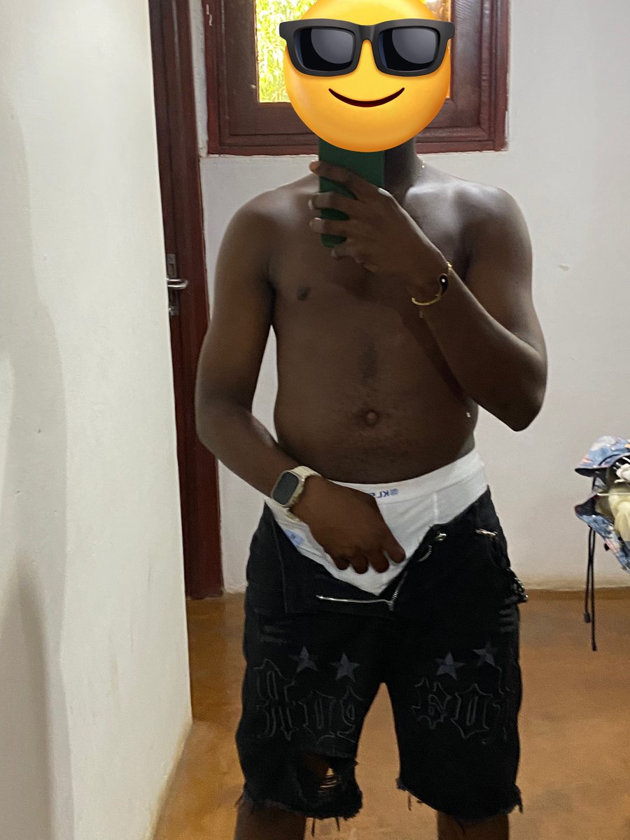 rhich75455's tweet photo. Can we be friends?
I want to travel outside Ghana who wants to host me? https://t.co/lyxAkO54yB